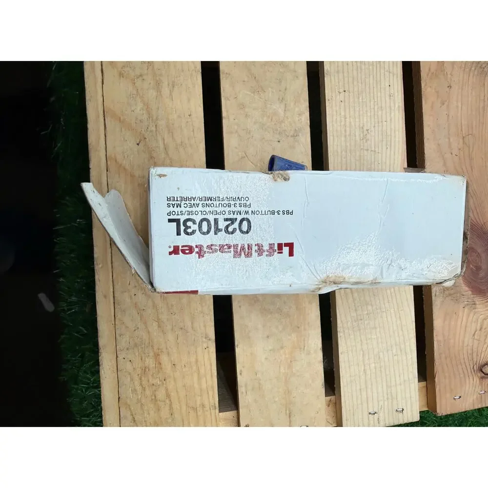 LiftMaster 02103 3-Button Indoor Surface Mount – No MAS, New in Box